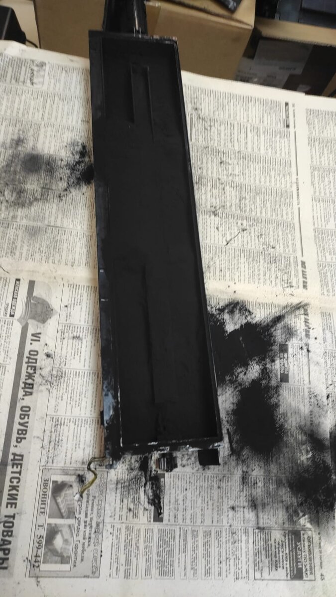 Вскрытый картридж. о размерах можете судить по развороту газетного листа :) Это более 40 см.