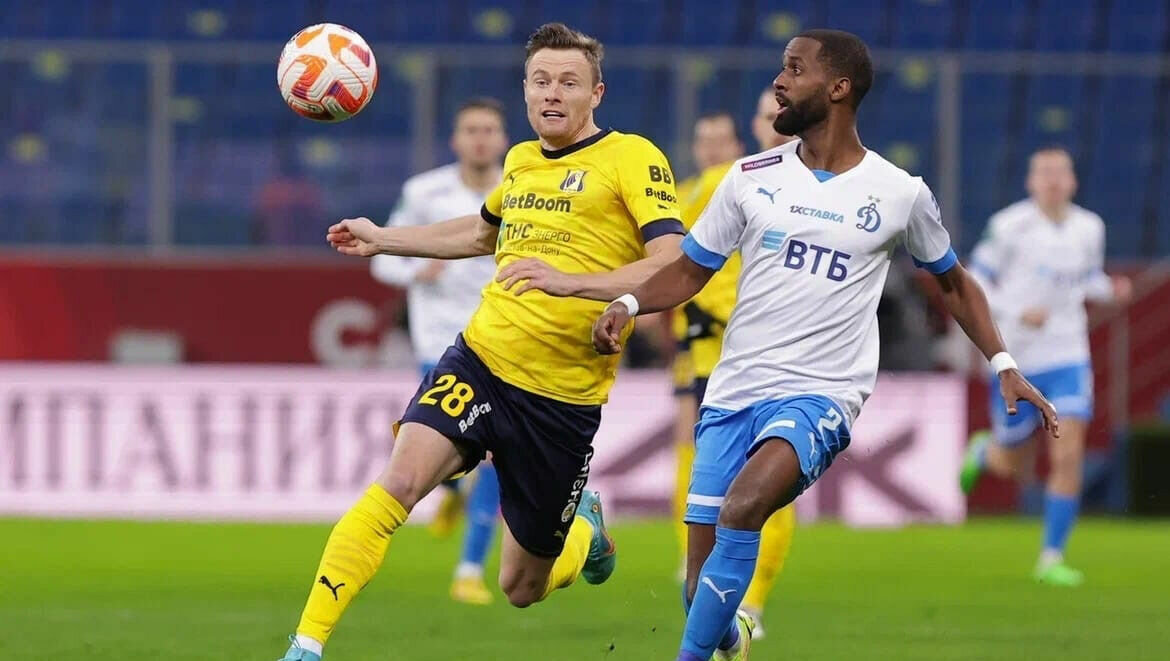     На домашней арене футбольный клуб «Ростов» смог одержать победу над московским «Динамо» со счетом 2:1.