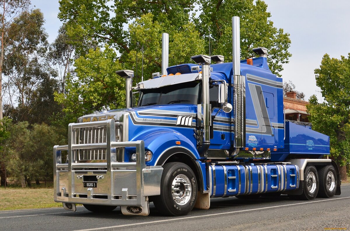 Седельный тягач марки Peterbilt 