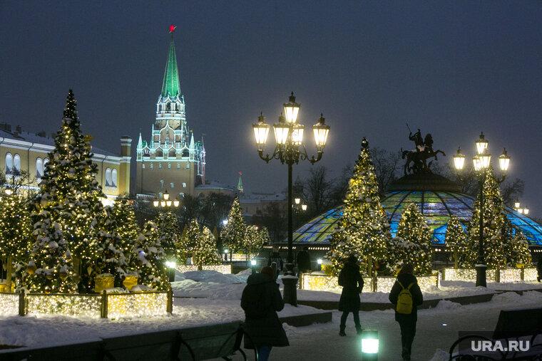    На новогодние праздники взрослые оставляют детей с бебиситтерами, отметила Зулия Лоикова