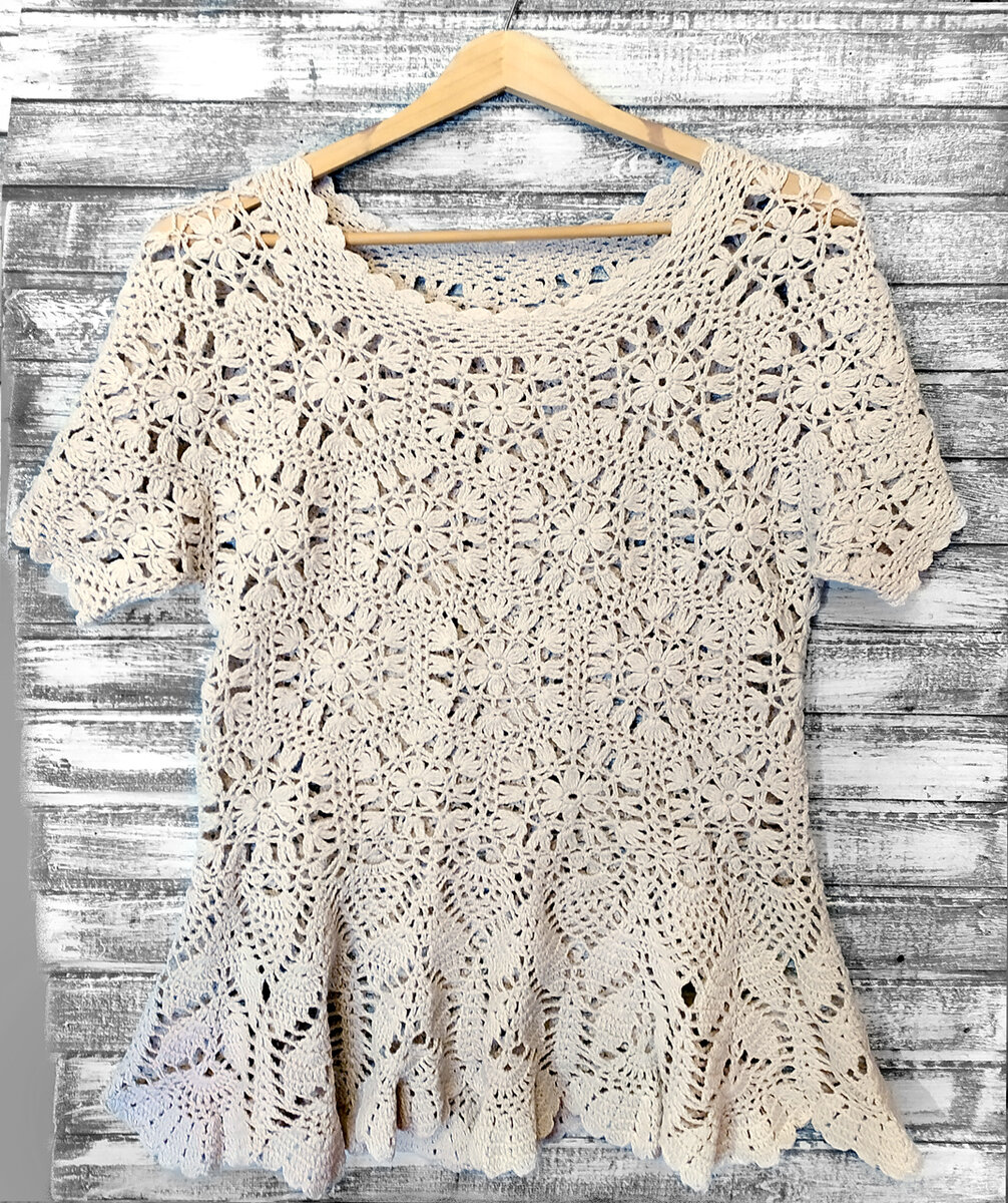 Кофточка из мотивов