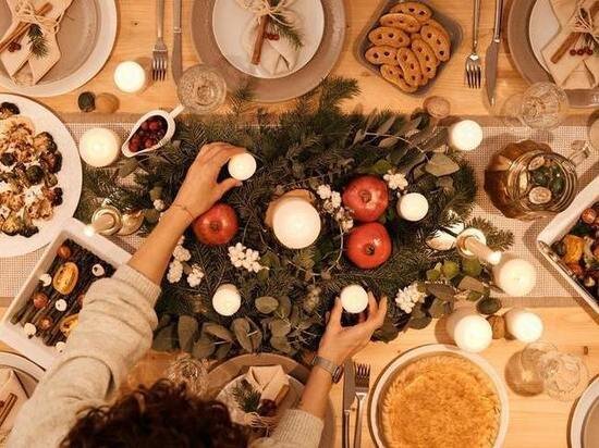     На новогоднем столе, как правило, много вредных для здоровья блюд. Как же после него вывести токсины?