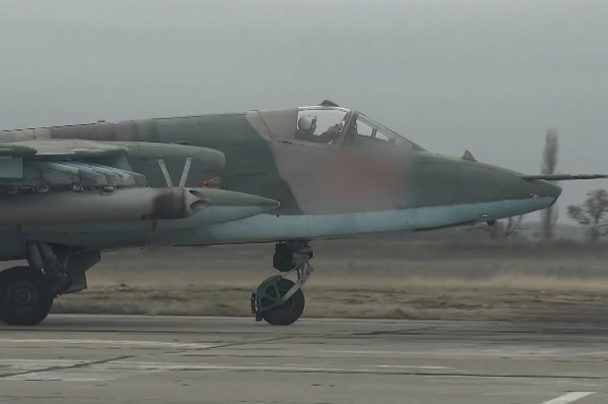    Минобороны показало кадры работы Су-25 в зоне СВО