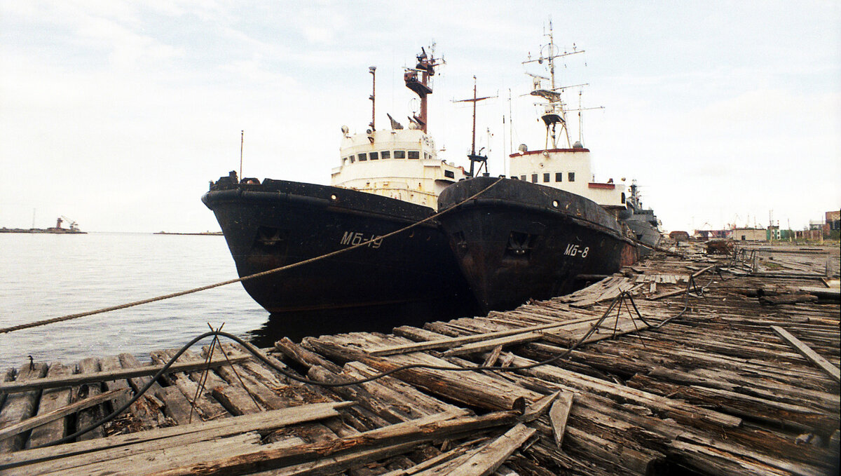 На восстановление старых причалов Беломорской ВМБ денег у ельцинских «реформаторов» тоже не нашлось 