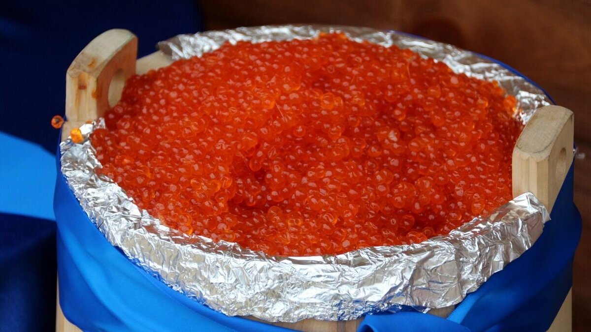     Полицейские Уссурийска «выловили» незаконных торговцев деликатесом. Хитрых предпринимателей вычислили необычным способом.