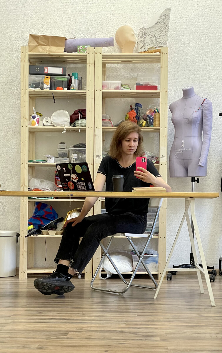 Анна Дегтярева в первой мастерской. Фото: личный архив Анны.