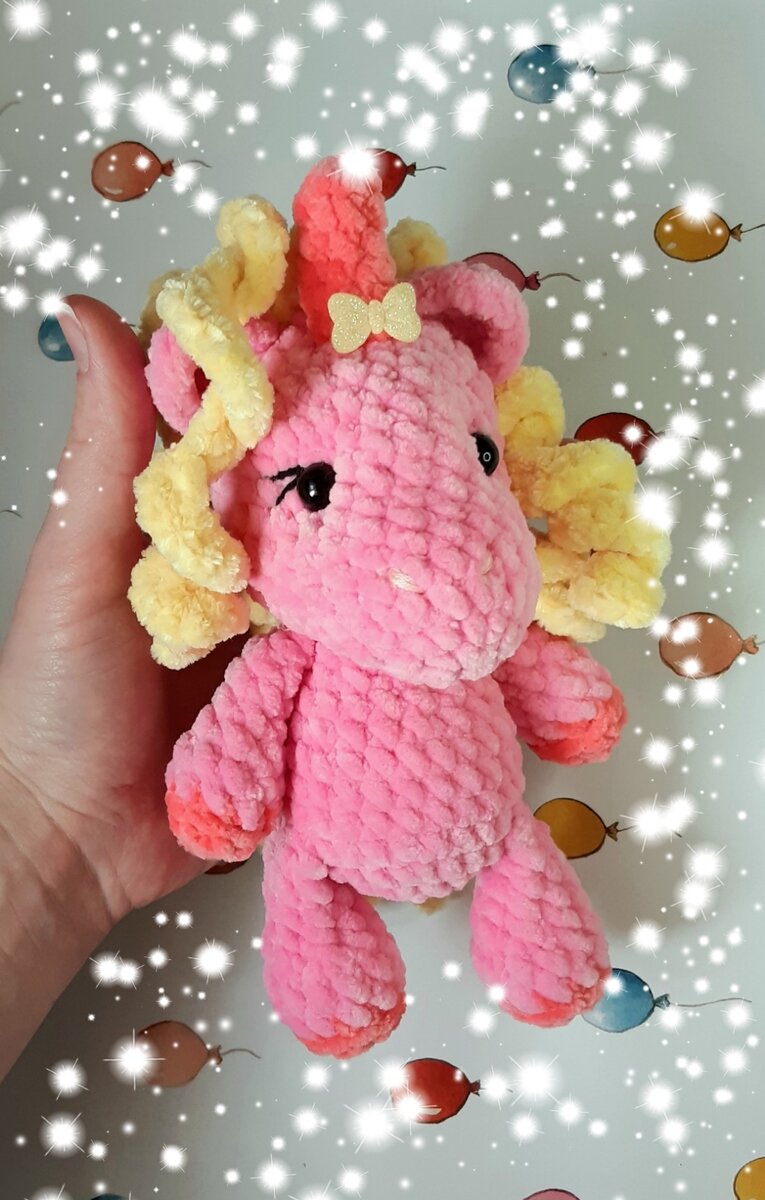 Единорожка из серии :"игрушки на ладошке ".