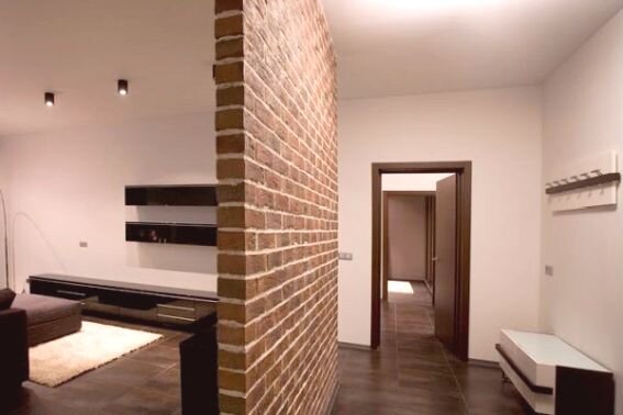Кирпичная перегородка даже тонкая - это существенная экономия на отоплении жилища