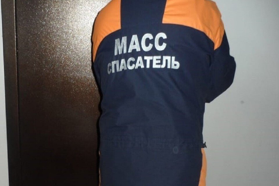     Двух маленьких девочек нашли спасатели в запертых квартирах в Новосибирске. Фото: МАСС.
