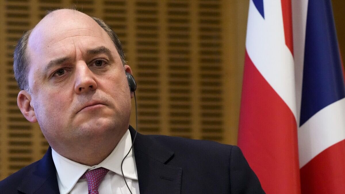    Министр обороны Великобритании Бен Уоллес© AP Photo / Alexander Zemlianichenko/Pool