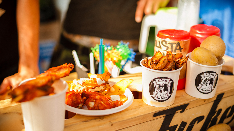 Какое оборудование требуется владельцам небольших заведений перед началом летнего сезона?