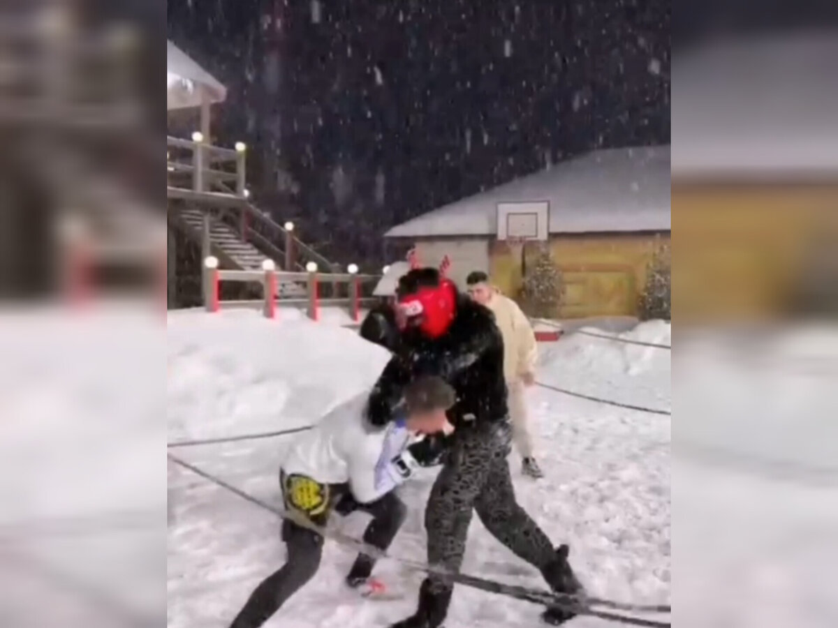 Илья Баженов и новенький Сергей драка на перчатках. Источник: соцсеть