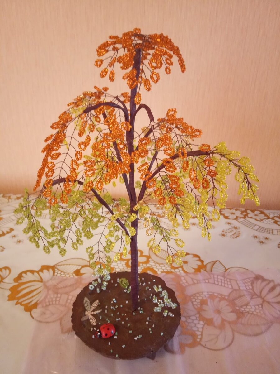 Осеннее дерево из бисера