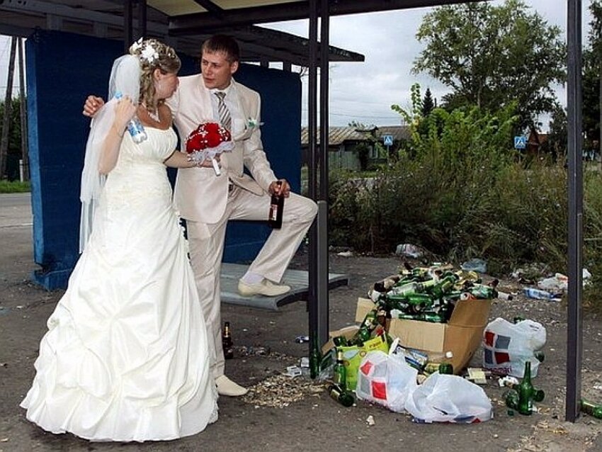 15 смешных свадебных фото, сделанных в деревне