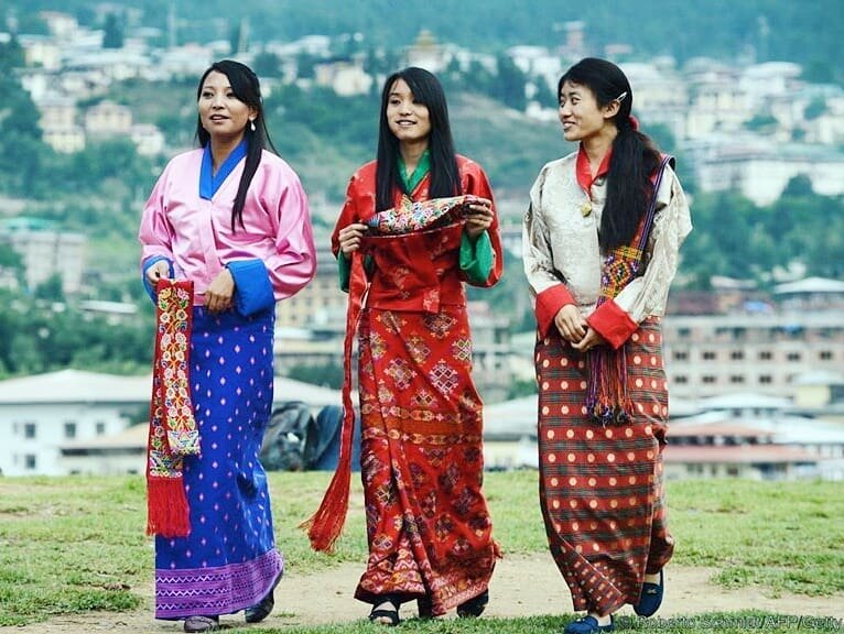 Запах бутана. Королевство бутан. Королевство бутан люди. Бутан гурунги. Королевство бутан культура.