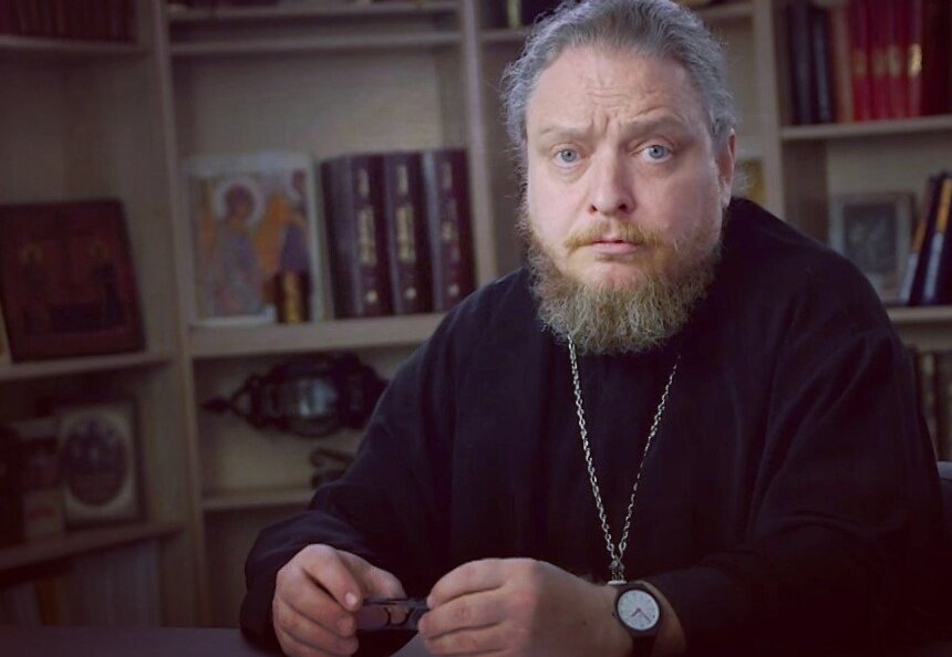 Фёдор Бородин — протоиерей, публицист, писатель, общественный деятель, настоятель московского храма свв. Косьмы и Дамиана на Маросейке, отец восьмерых детей.