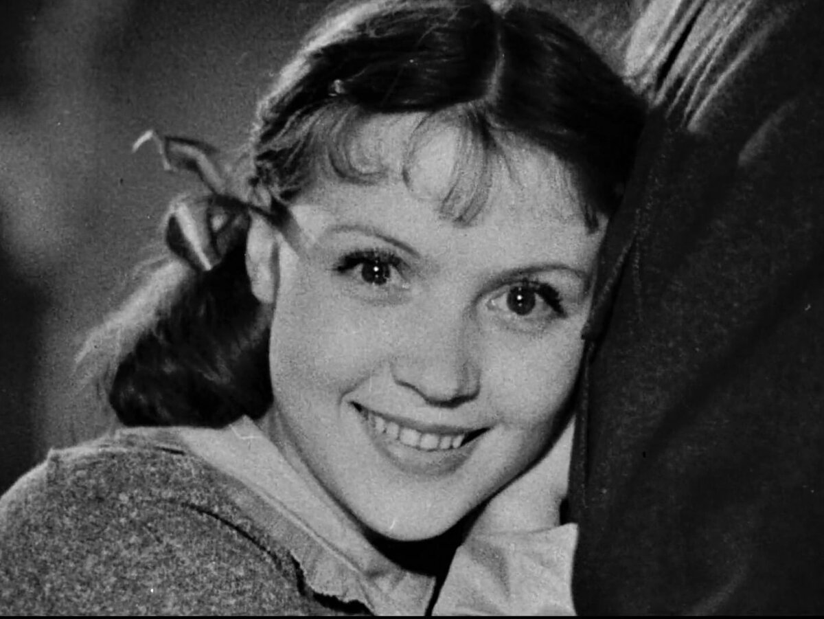 Кадр из фильма "Галя" (1940)