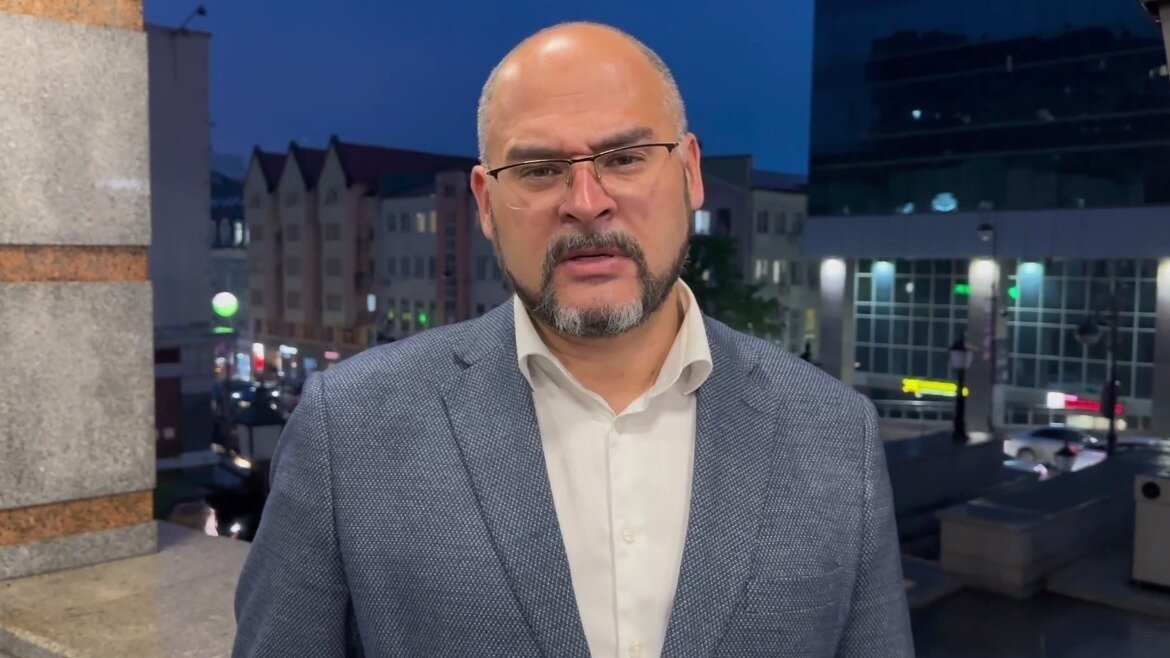     Мэр Владивостока Константин Шестаков в очередной раз напомнил компании-подрядчику о сроках сдачи школы в районе Патрокла. Эксперты считают, что он хочет заставить строителей нести ответственность за свои проступки.