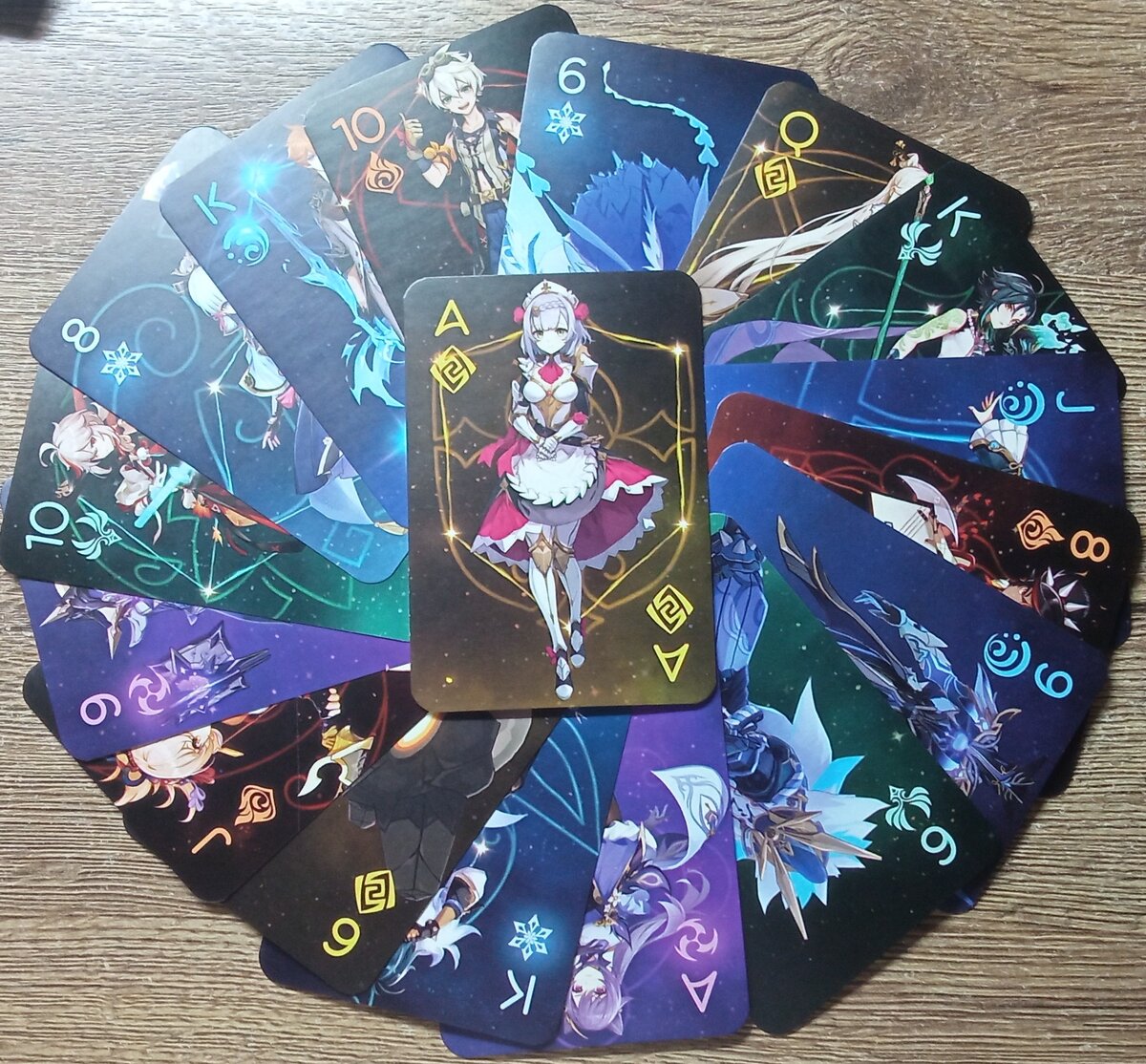 Фото части карт из колоды. 