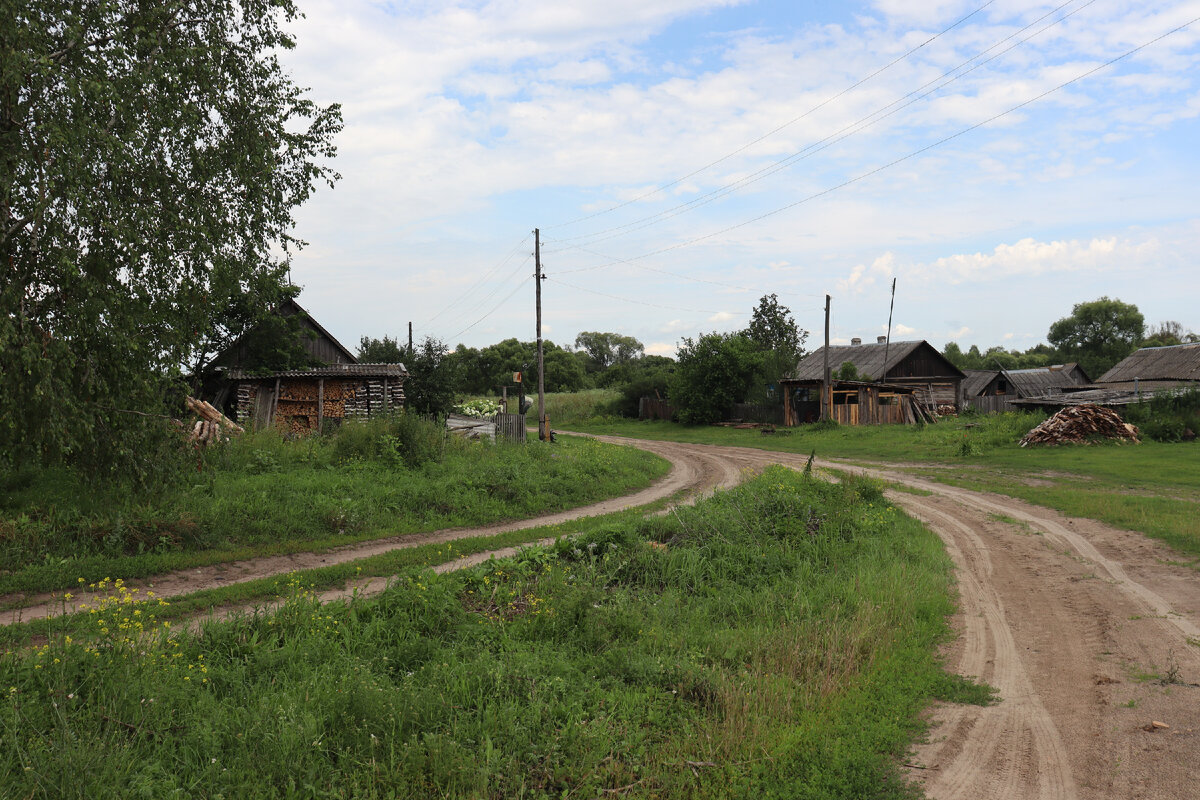 Поездка к заброшенной церкви в селе 