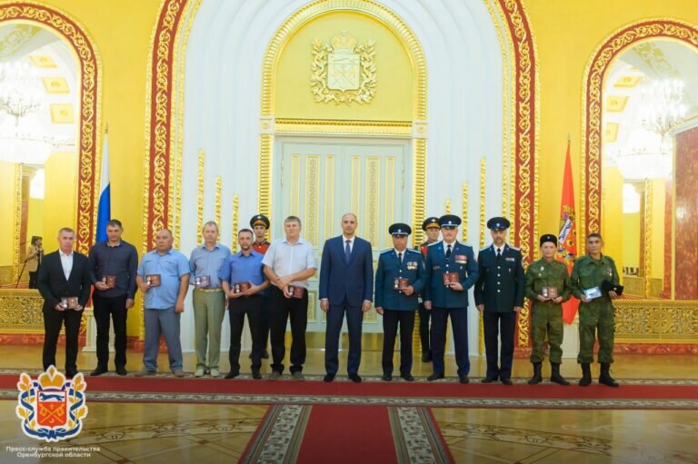    Губернатор Оренбуржья Денис Паслер вручил государственные и ведомственные награды Кристина Просвиркина