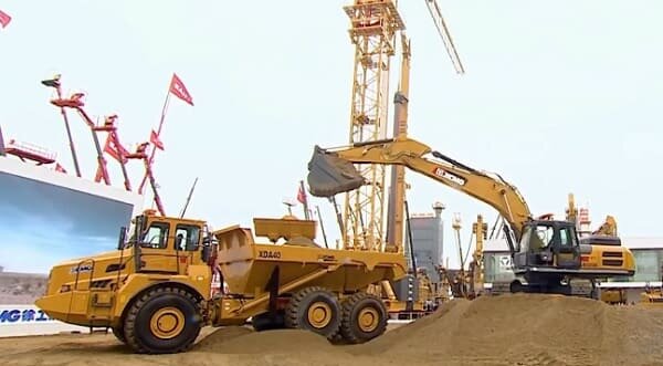 экскаватором управляет искусственный интеллект 