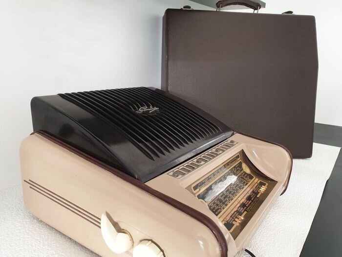 Внешний вид приёмника.