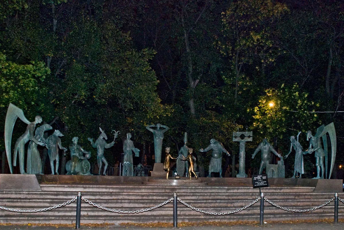 Памятник человеческим порокам в москве