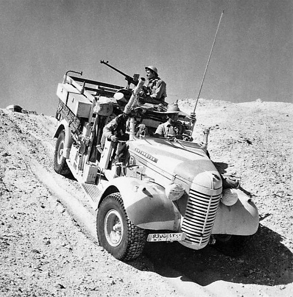 Британский патруль в пустыне (1941 год).