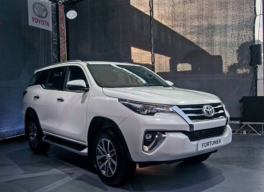 Тойота Fortuner 2018