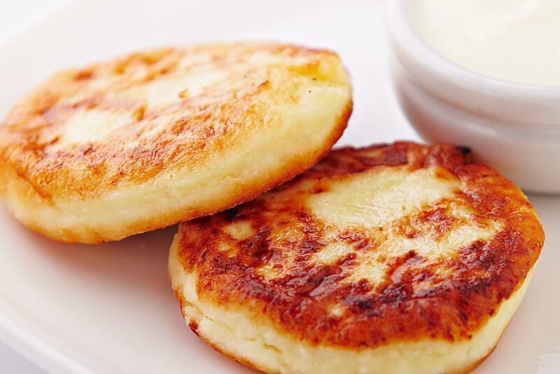 Сырники. Иллюстрация для статьи используется с сайта divomix.com