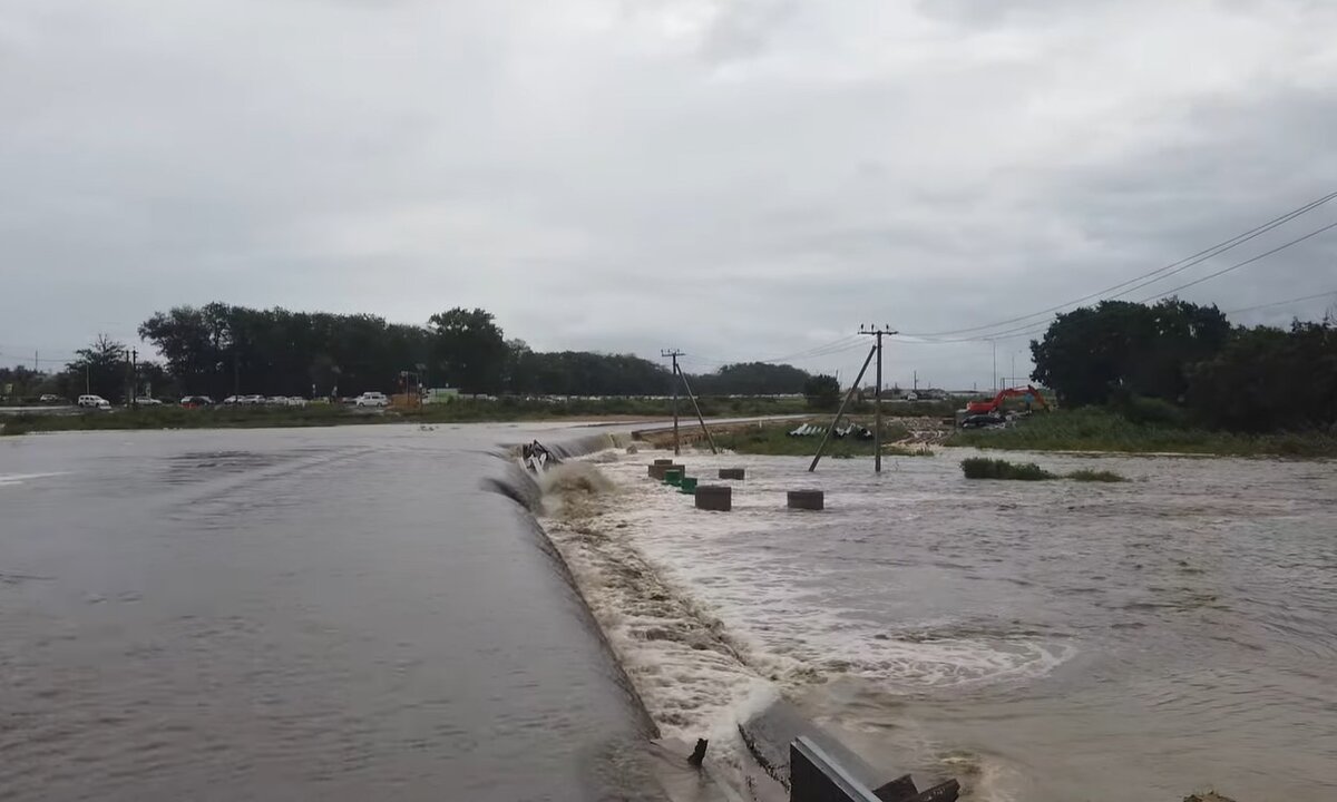 Дорога затоплена водой (13 августа 2021)