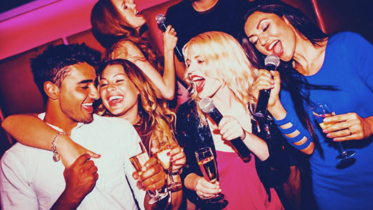 Караоке - отличный способ выплеснуть эмоции, зарядиться позитивом
