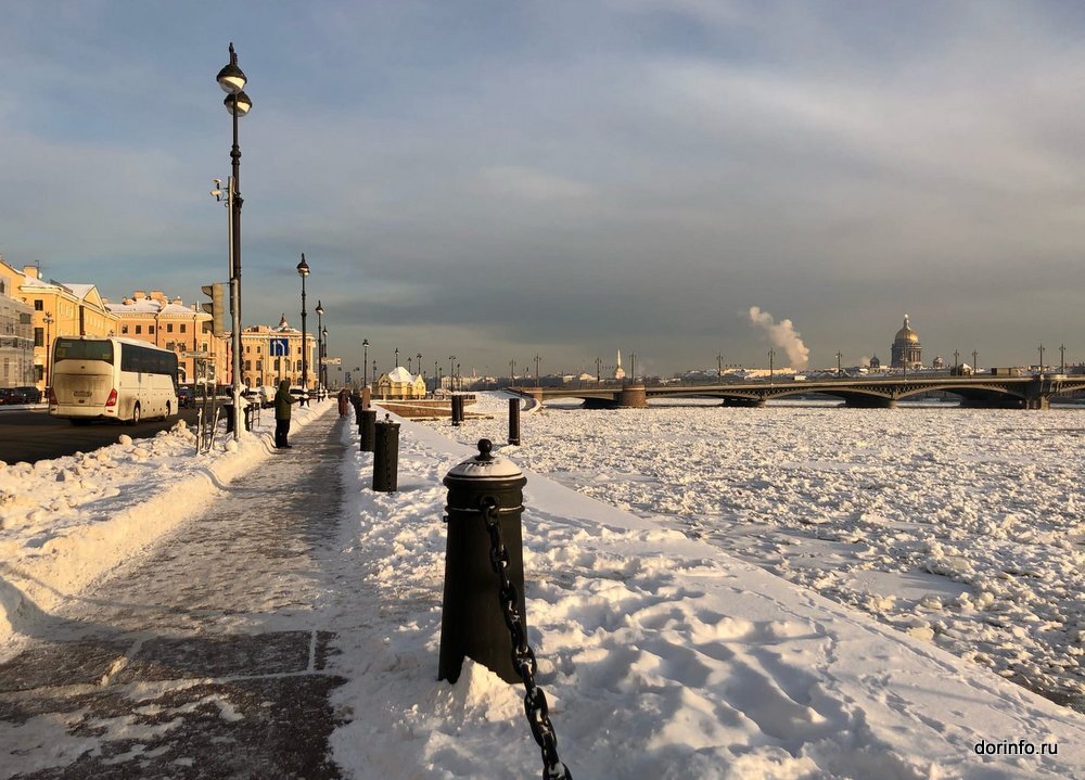 Будет ли зима в спб. Зимний питер 2021. У чкаловской зимой спб. Зима в городе санкт петербург. Спб лёд нева.
