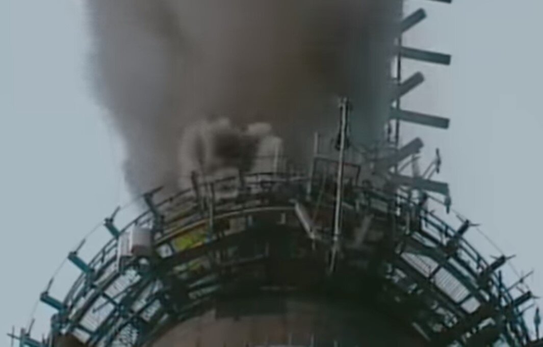 Пожар на телебашне в Останкино в 2000 году. Скриншот кадра из клипа. Фото автора.