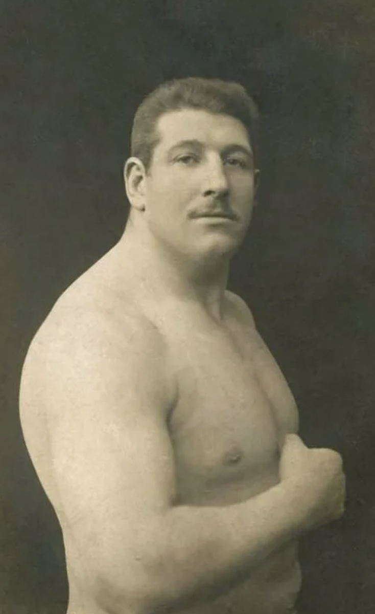 Кто сказал, что высокие и худые парни плохо борются. История Ивана Шемякина.