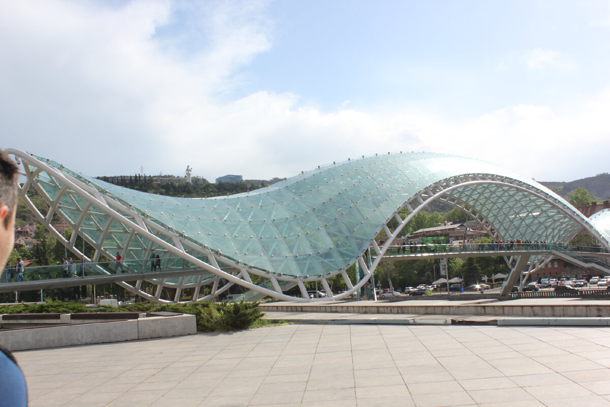 мост Мира днём