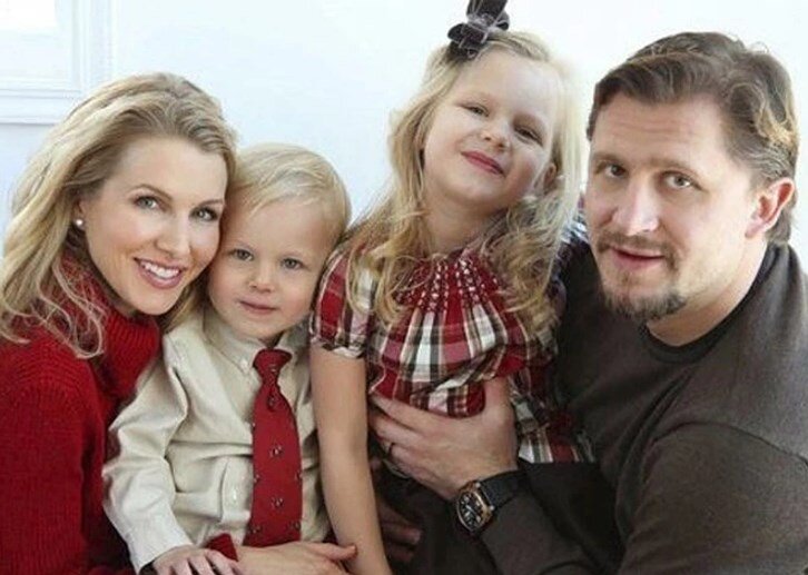 Фото: lovers-of-art.livejournal.com белорусский хоккеист - Руслан Альбертович Салей с супругой Бетанн, дочерью Алексис и сыном Александро