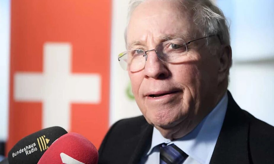 «Любой, кто участвует в экономических санкциях, является воюющей стороной», – заявил Кристоф Блохер.