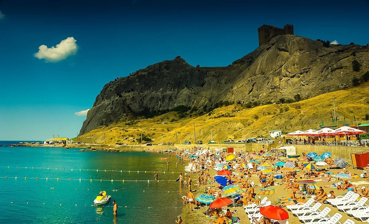 Отдых в крыму на берегу. Судак курорт Крыма. Курортный город Судак. Судак Краснодарский край. Судак центр города
