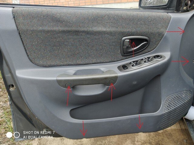 Замена переднего левого электростеклоподъемника Hyundai Accent. Рис. 2