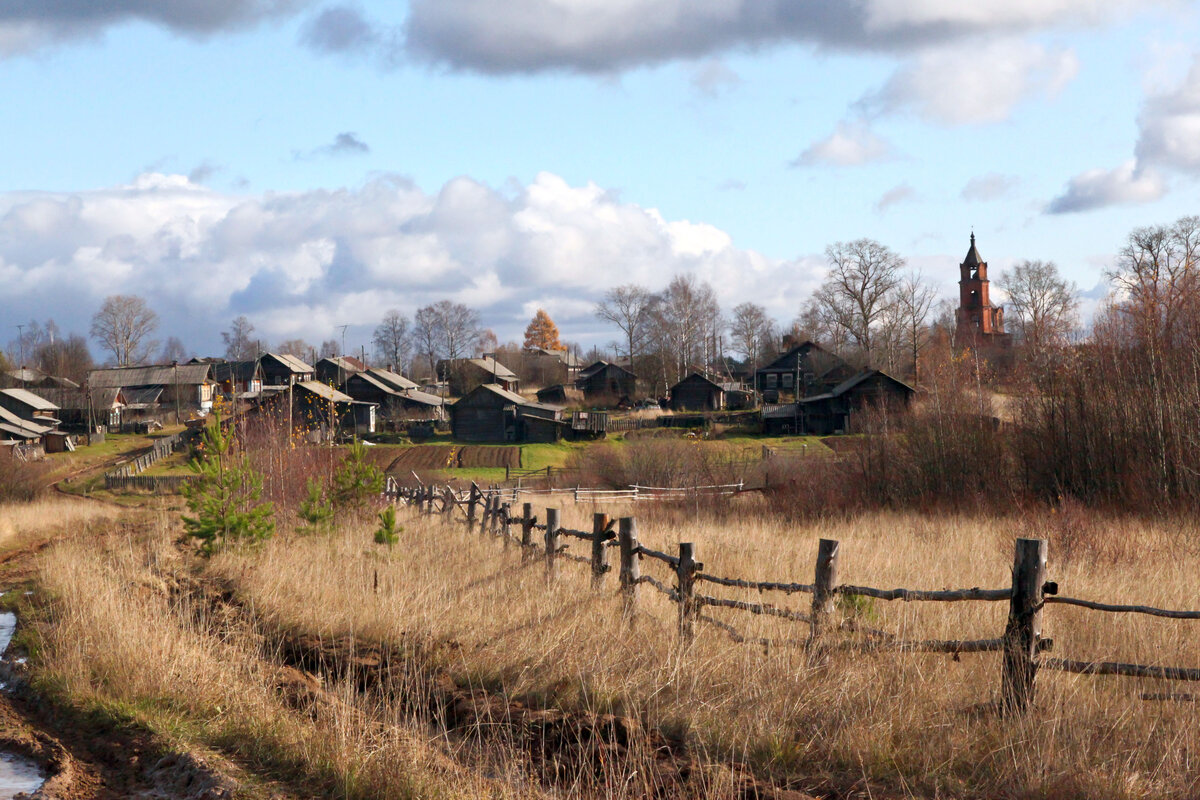 Село Александровское, Даровской район, Кировская область. Октябрь 2011  года. | Природа Южного Урала | Дзен