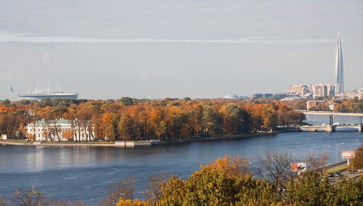 Вид из жилого комплекса, расположенного в локации "Черная речка".