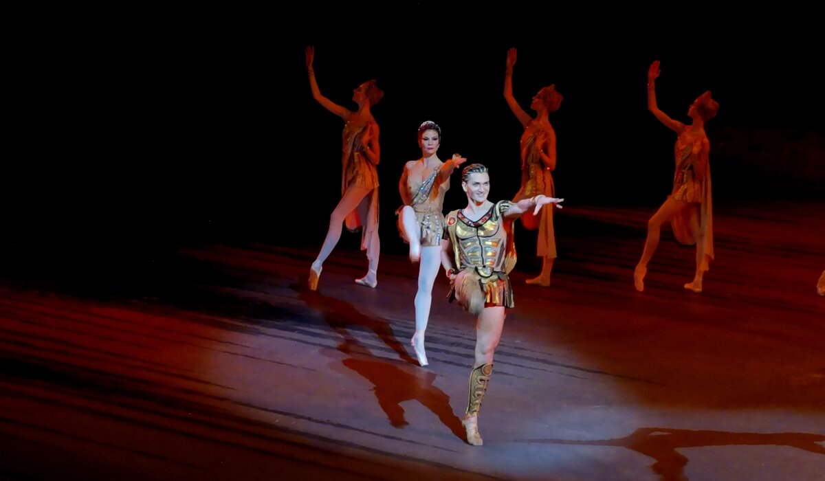 большой театр состав балета. светлана захарова спящая красавица. танцор балета якопо тисси. труппа театра оперы и балета в москве. дочь фараона балет большого театра.