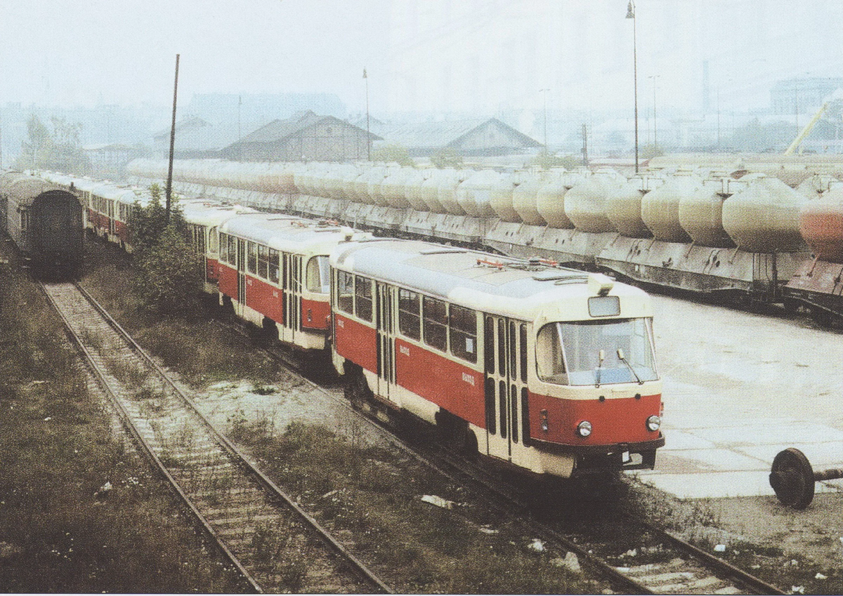 Партия вагонов, предназначенная для СССР, перед погрузкой на платформы, 1985 год, фото Томаш Дворжак