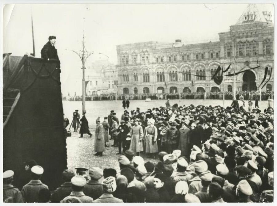 Выступление Владимира Ленина на Красной площади
