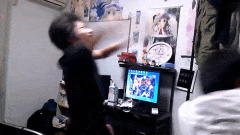 Жмякни на гифу под музыку