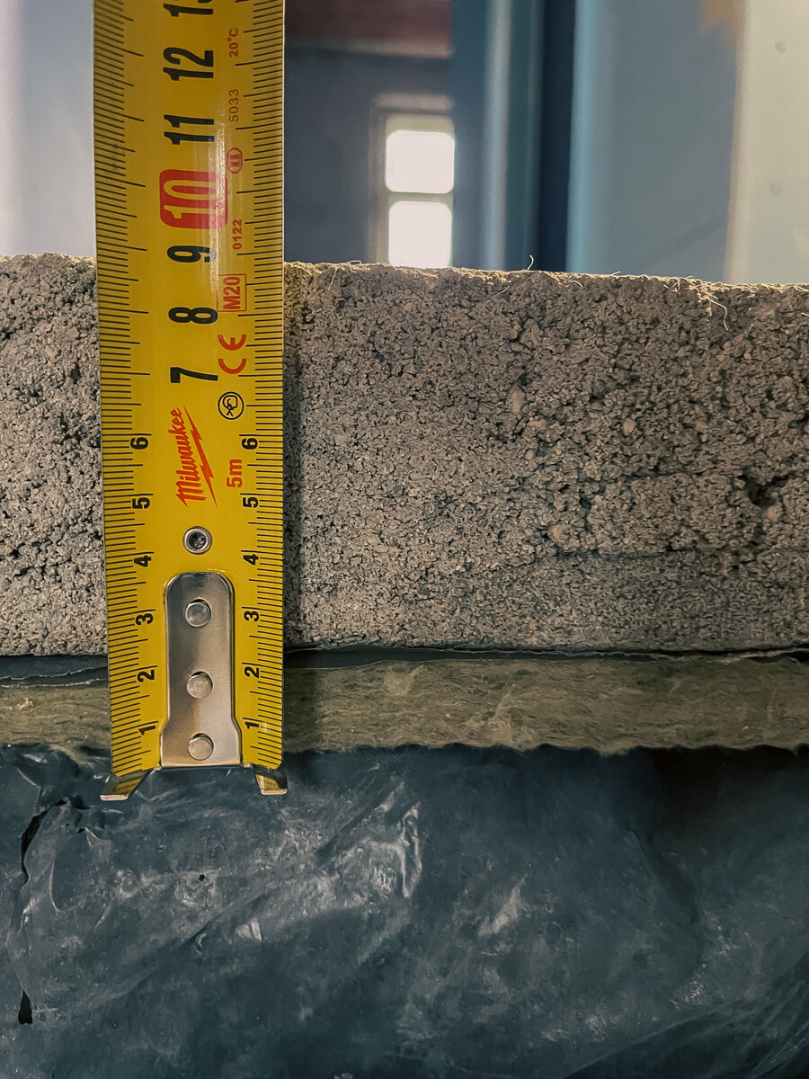 Толщина стяжки по базальтовым плитам наглядно - 8-9 см. 