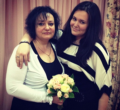Даная похожа на маму