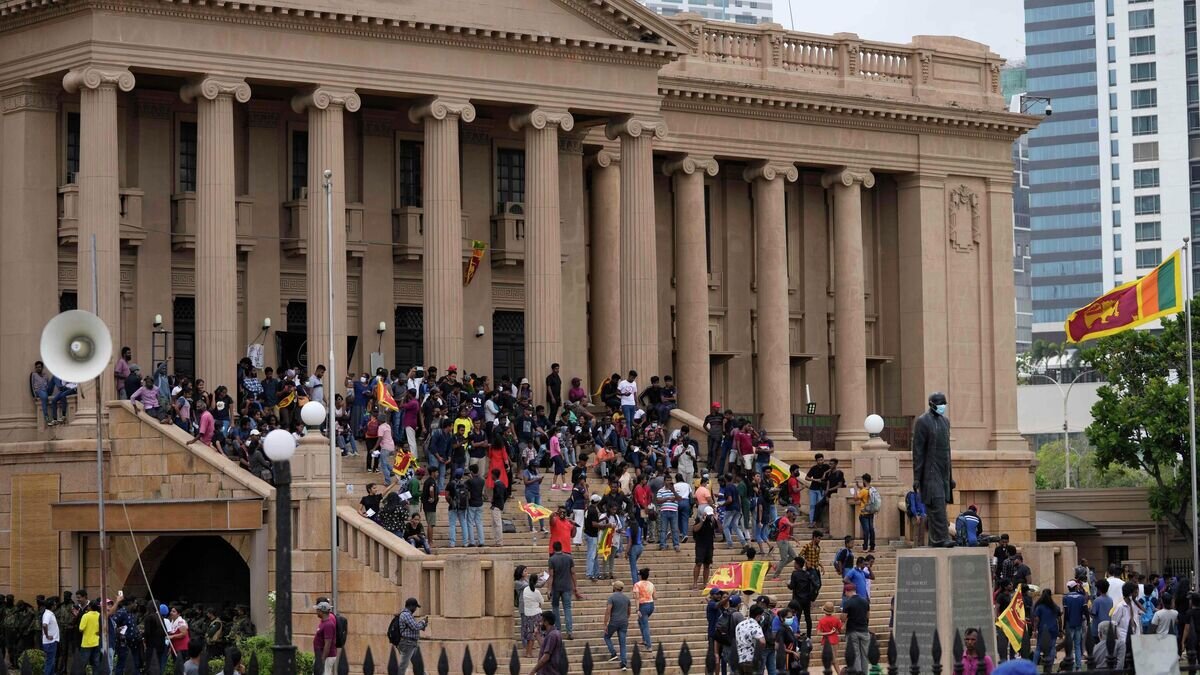    Протестующие в Коломбо© AP Photo / Eranga Jayawardena